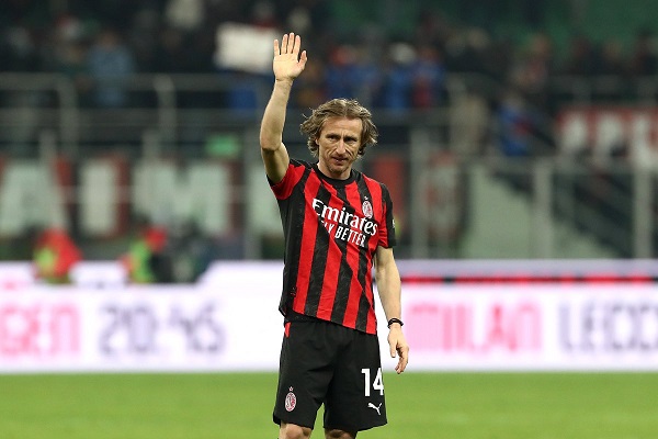 AC Milan tuhlasi kultaisen tilaisuuden liigan kahdeksalla viimeisellä kierroksella